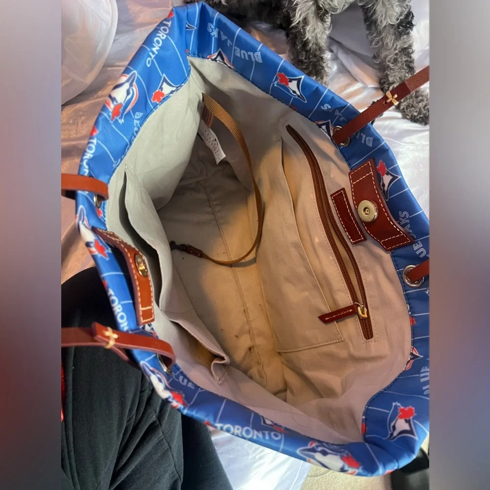 Donnie & Bourke still with tags but is used - Picture 2 of 5